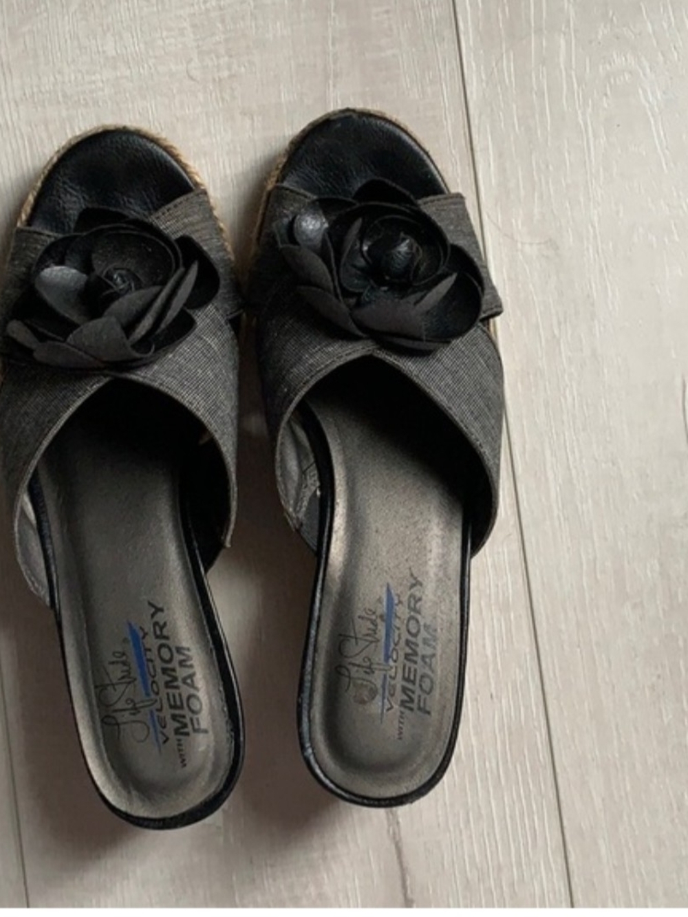 Life Stride Black Floral Slide Sandals